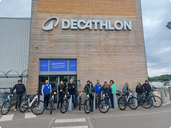 Ensemble, on avance : 15 VTC électriques au service de la mobilité des jeunes