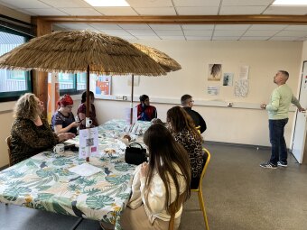 Une immersion mise en images : les jeunes découvrent leur expérience sur grand écran