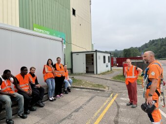 Découverte industrielle : des jeunes en immersion chez Lucart à Laval-sur-Vologne
