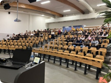 Ciné-débat intergénérationnel, briser la solitude, cultiver le lien social